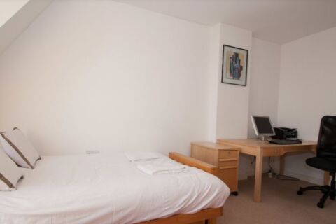 Bedroom, White Lion Serviced Apartments, Islington, London