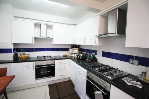 Kitchen, Flexistay Sutton Aparthotel