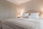 Bedroom, Pooles Serviced Apartments, Chelsea