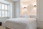Bedroom, Pooles Serviced Apartments, Chelsea