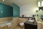 Bathroom, Phoenix House Serviced Apartments, London