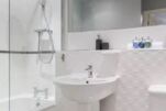 Bathroom, Liberty Suites Serviced Accommodation, Bristol