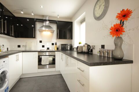 Kitchen, Old Town Serviced Apartments, Hull