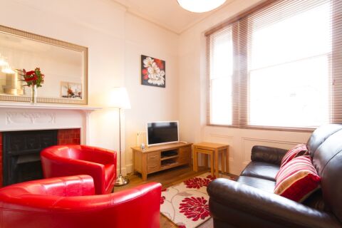 Living Area, Thorne Lodge Serviced Apartment, Eastbourne