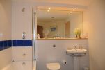 Bathroom, Hamilton Court Serviced Apartments, Bristol