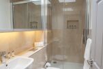 Bathroom, Wellington Quay Serviced Apartments in Dublin