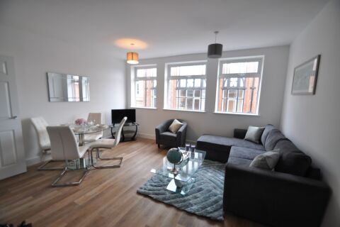 Living and Dining Area, Chambers House Serviced Apartments, Hull