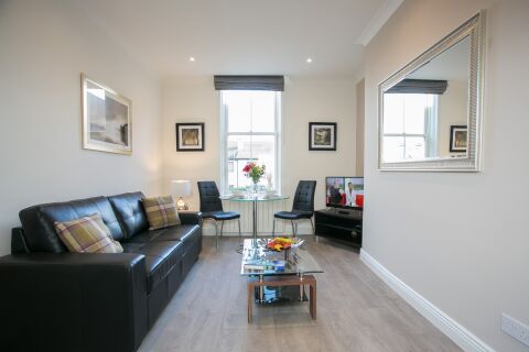 Northumberland Road Serviced Apartment, Living room