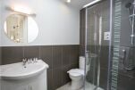 Bathroom, Hatch Street Serviced Apartments, Dublin