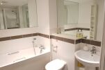 Bathroom, River View Serviced Apartment, Wandsworth