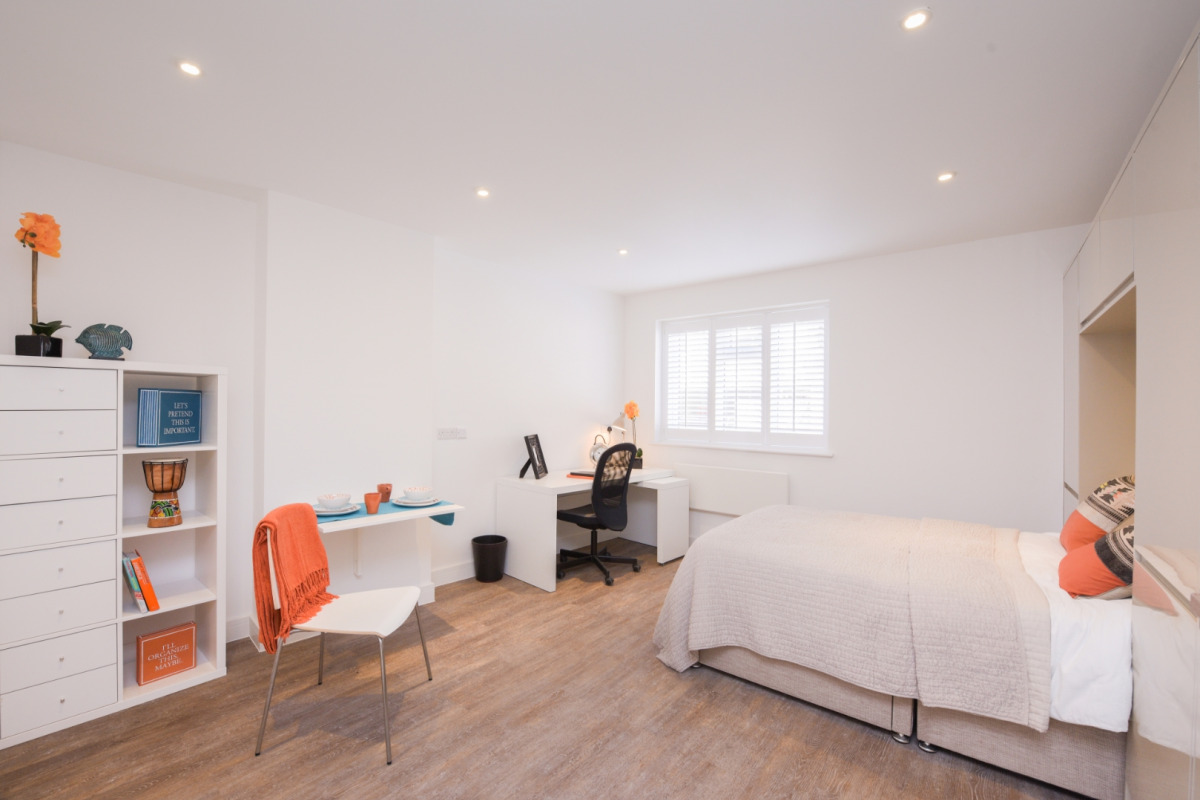 Canute Apartments in Southampton Situ