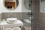 Bathroom, Houthaven Suites Serviced Accommodation, Amsterdam