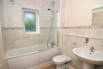 Bathroom, The Pines Serviced Apartments, Crawley