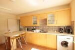 Kitchen, Hapenny Bridge Serviced Apartments, Hull