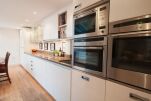 Kitchen, Notting Hill Skylight Serviced Apartment, London