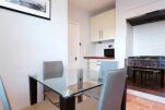 Kitchen and Dining Area, Battersea House Serviced Accommodation, Battersea