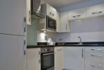 Kitchen, Parkway Serviced Apartments, Newbury