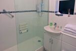 Bathroom, Swan Court Serviced Apartments, Newbury