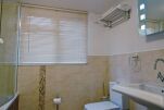 Bathroom, Boundary Road Serviced Apartments, Newbury