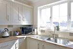 Kitchen, Pacific Heights Serviced Apartment, Eastbourne