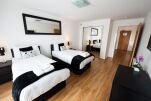 Twin Bedroom, Westport Serviced Apartments, Dundee