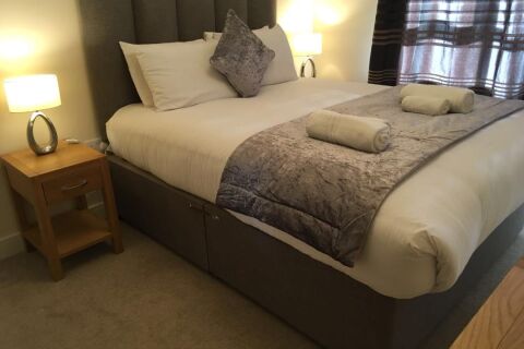 Bedroom, Wallis Serviced Apartments, Farnborough