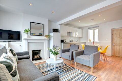 Living Area, The Pearl Serviced Accommodation, Brighton