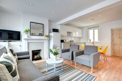 Living Area, The Pearl Serviced Accommodation, Brighton