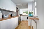 Kitchen, Cheltenham Cottage Serviced Accommodation, Brighton