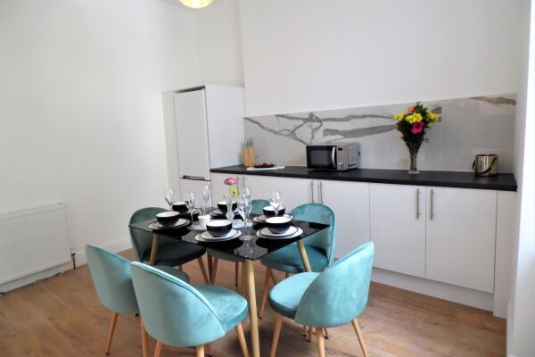 Dining Area, Langland House Serviced Accommodation, Glasgow