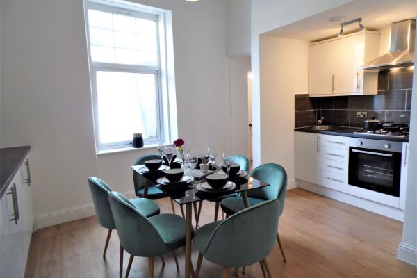 Dining Area, Langland House Serviced Accommodation, Glasgow