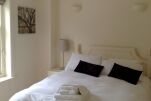 Bedroom, Douglas House Serviced Apartment, Cheltenham