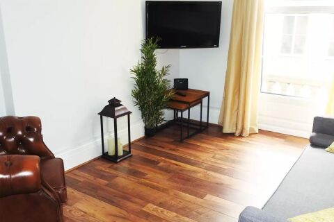 Living Area, Couture Old Town Serviced Apartment, Hull