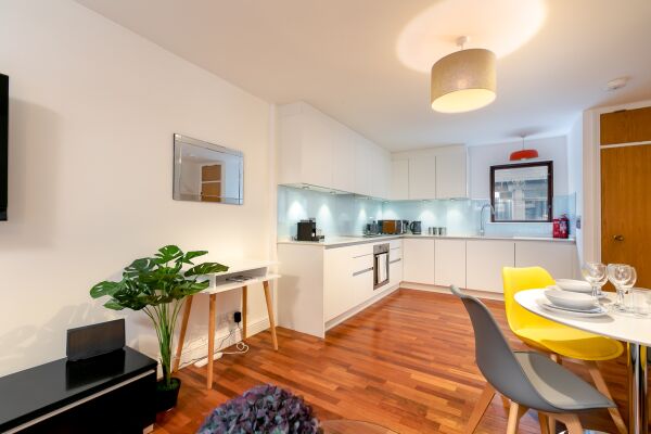 Kitchen and Dining Area, Trafalgar Place Serviced Apartment, London