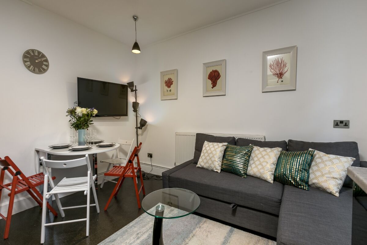 Living Area, The Betterton Serviced Apartment, London