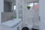 Bathroom, Hilliard Drive Serviced Accommodation, Milton Keynes