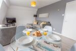 Dining Area, The Manor Serviced Apartment, Oxford