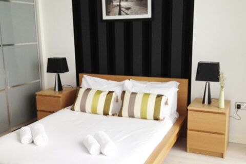 Bedroom, The Hub Serviced Apartments, Milton Keynes