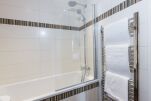 Bathroom, Teddington Serviced Accommodation, Teddington