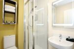 Bathroom, Burnside Road Serviced Apartments, Aberdeen