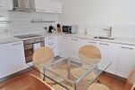 Kitchen and Dining Area, King's Cross Executive Serviced Apartment, Kings Cross