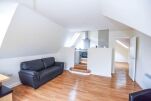 Kitchen and Living Area, Kingston Villas Serviced Apartments, Hull