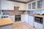 Kitchen, Irel Serviced Accommodation, Cirencester