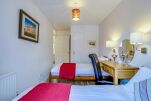 Twin Bedroom, Salisbury Court Serviced Apartments, Belfast