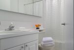Bathroom, La Premiere Serviced Apartments, New York