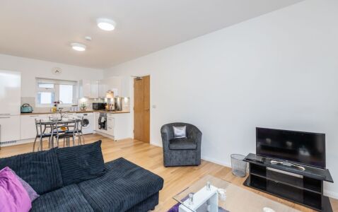 Chequers Court Apartment