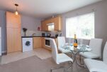 Kitchen and Dining Area, Beech Lodge Serviced Apartments, Oxford