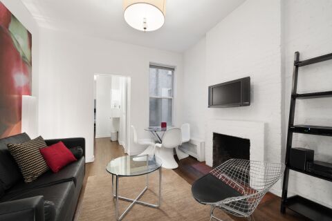 Living Room, 231 West 15th Street Serviced Apartments, New York