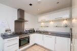 Kitchen, Citipeak Serviced Apartments, Manchester