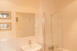 Bathroom, Southcourt Serviced Apartment, Worthing